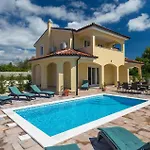 Florami Holiday home Pula