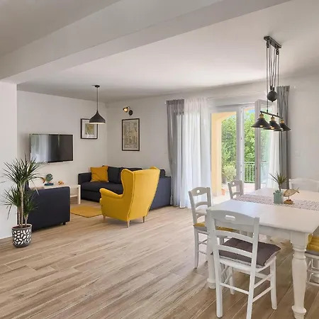 Florami בית נופש פולה