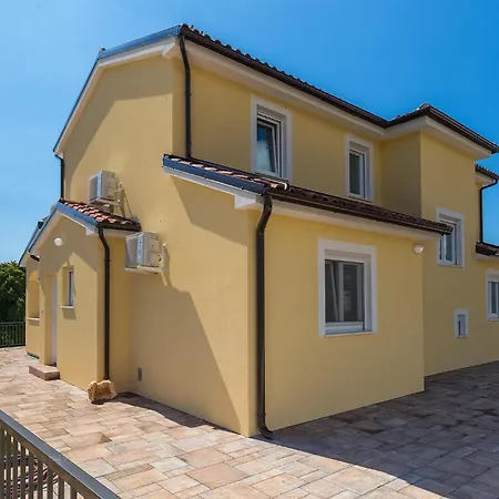 Florami בית נופש פולה