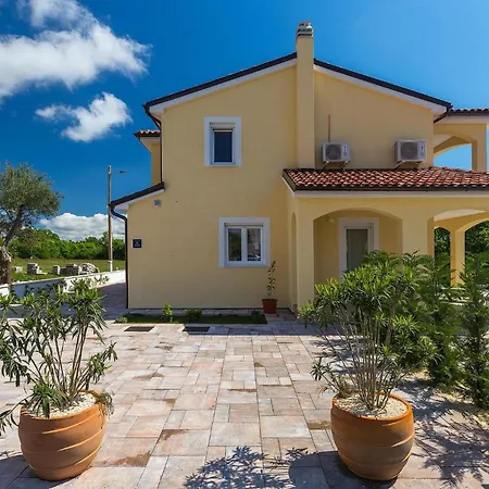 Florami Holiday home Pula